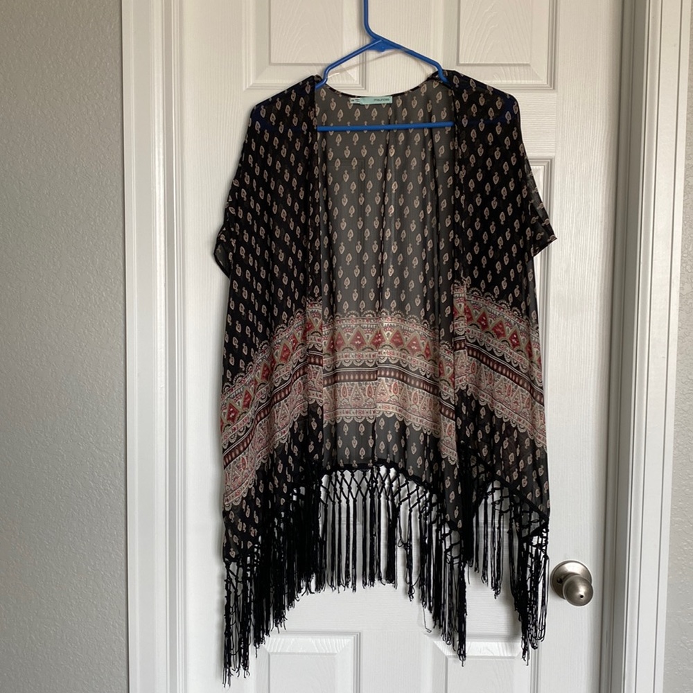 Womens patterned shawl with tassels